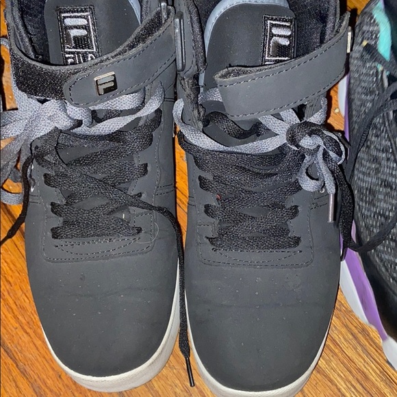 Used - Picture 1 of 2